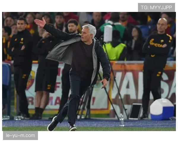 穆里尼奥战术革新诠释攻守平衡艺术，深度解析引发足坛热议