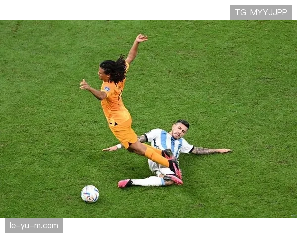 帕雷德斯在国家队中的角色持续提升，成为中场指挥官的重要性凸显