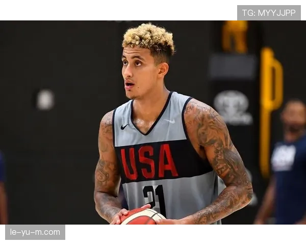 库兹马无球跑位三分效率超比尔拉开进攻空间