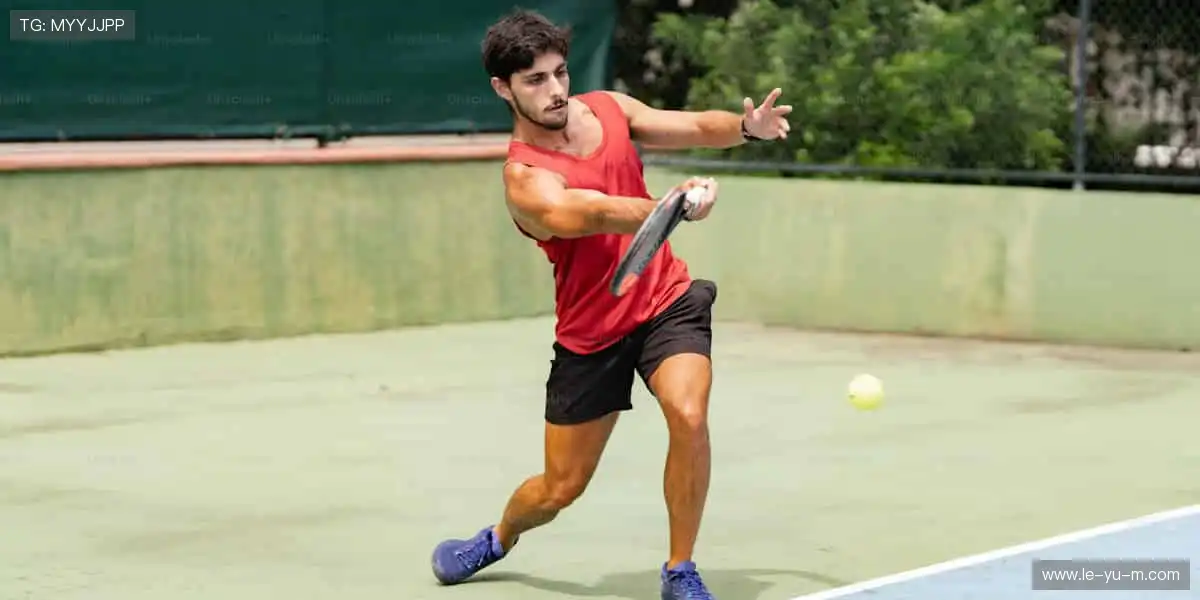 👟 个性周边，品质之选，用热爱武装你的每一次登场！